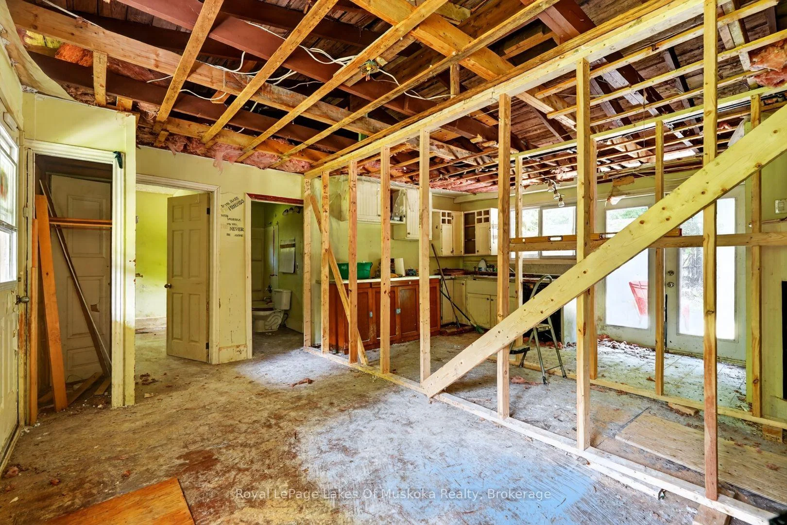 Photo 17 of 1341 Golden Beach Road, Bracebridge, Monck (Bracebridge) — HOMEH