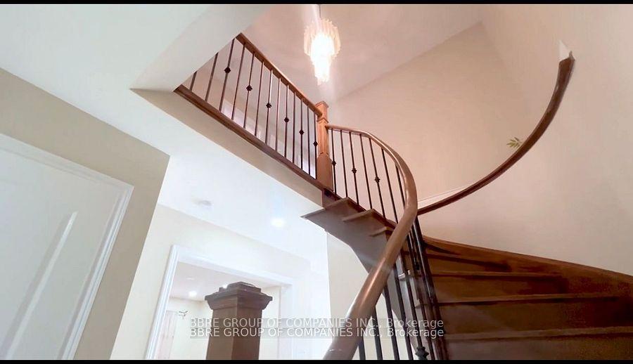 Photo 2 of 25 Golden Eagle Road, Brampton, Sandringham-Wellington North — HOMEH