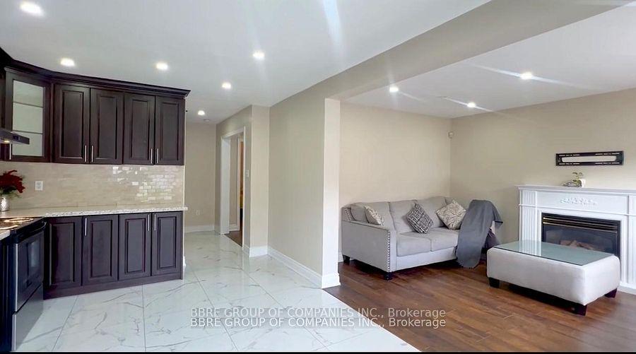 Photo 6 of 25 Golden Eagle Road, Brampton, Sandringham-Wellington North — HOMEH
