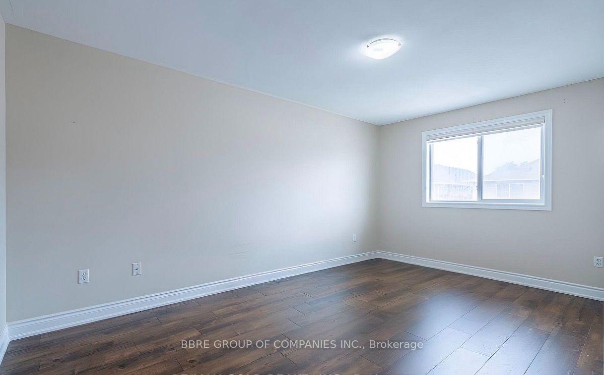 Photo 9 of 25 Golden Eagle Road, Brampton, Sandringham-Wellington North — HOMEH