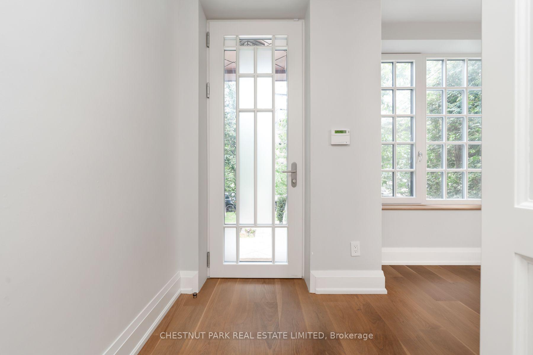 Photo 4 of 94A Admiral Road, Toronto, The Annex — HOMEH
