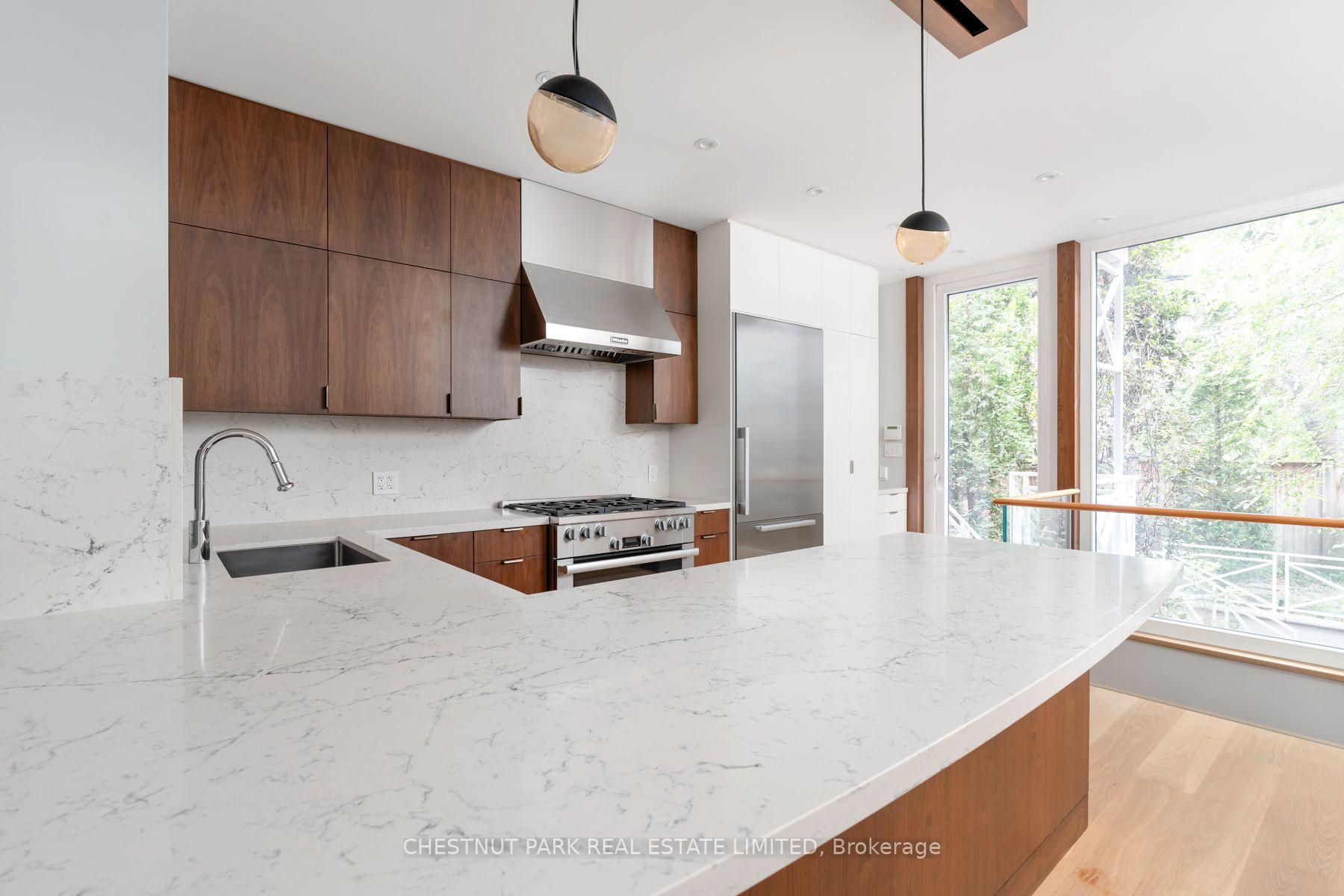 Photo 13 of 94A Admiral Road, Toronto, The Annex — HOMEH