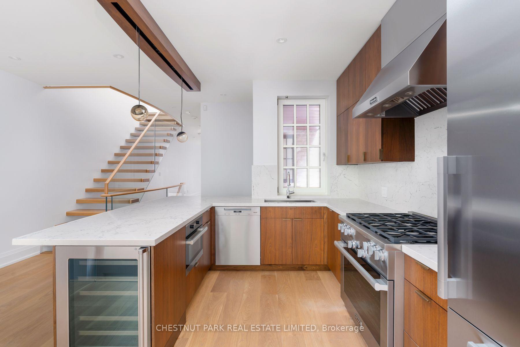 Photo 15 of 94A Admiral Road, Toronto, The Annex — HOMEH