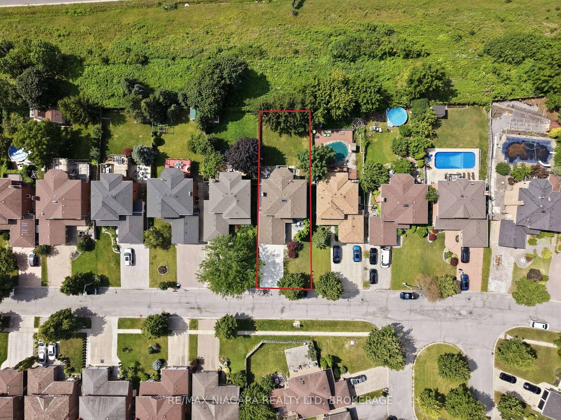 Photo 36 of 50 Barbican Trail, St. Catharines, Burleigh Hill — HOMEH