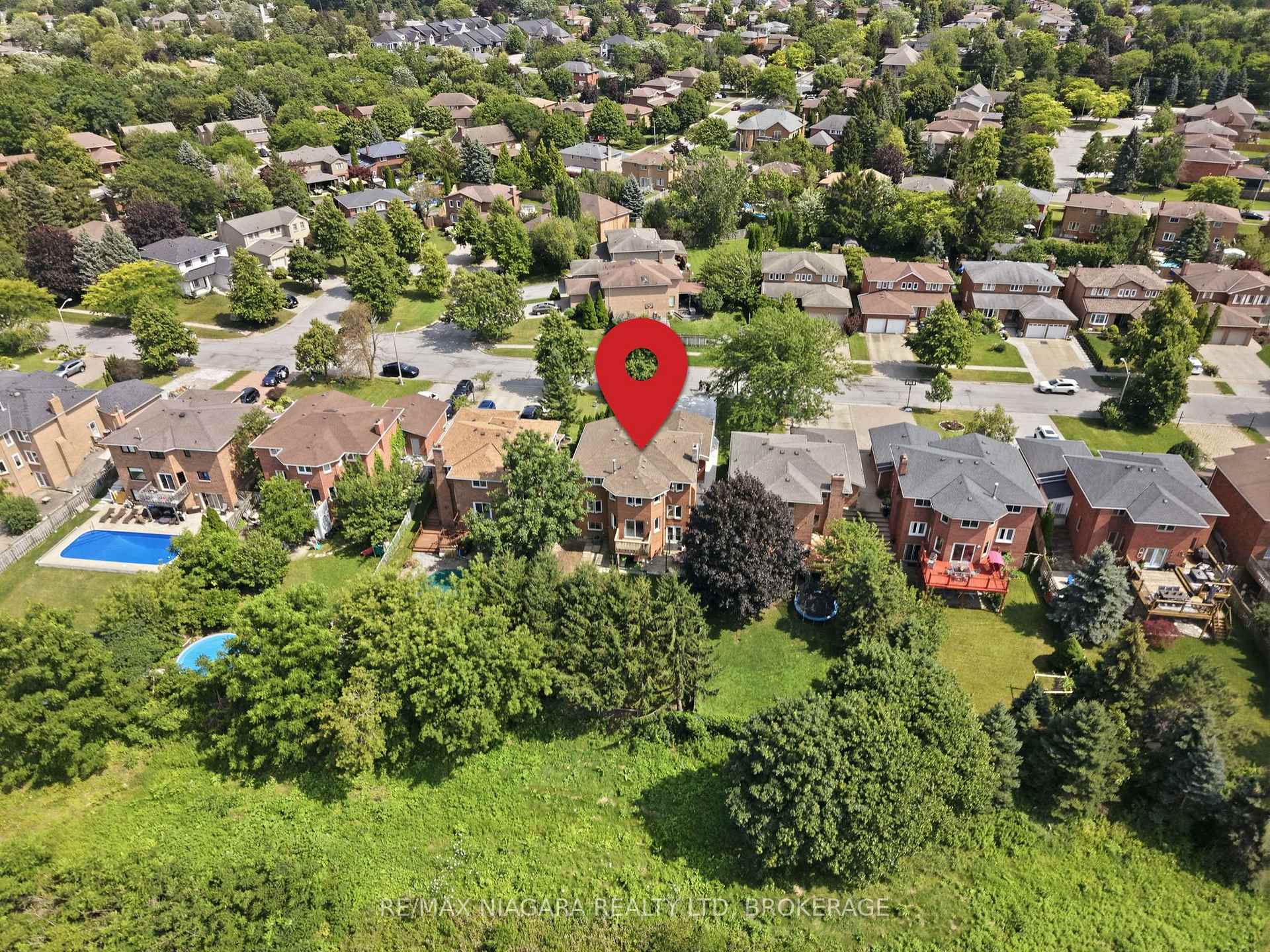 Photo 37 of 50 Barbican Trail, St. Catharines, Burleigh Hill — HOMEH