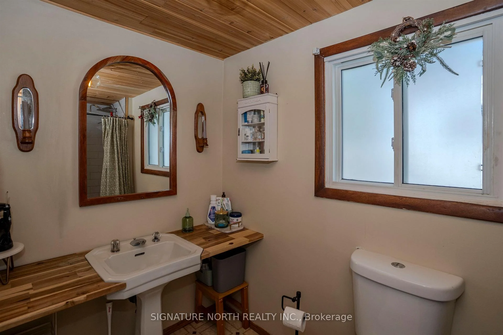 Photo 8 of 319 Lillian Street, Thunder Bay, Current River — HOMEH