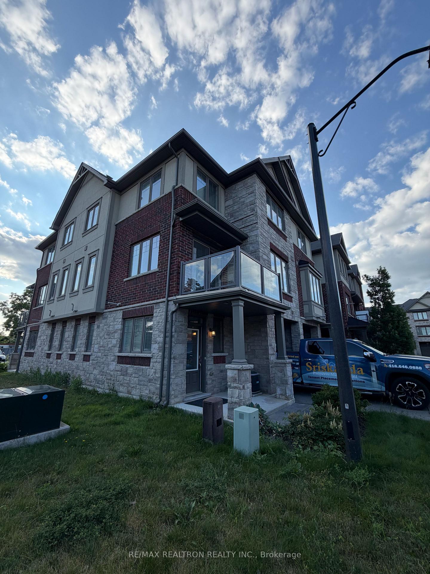 Photo 2 of Unit 18, 1169 Garner Road E, Hamilton, Ancaster — HOMEH