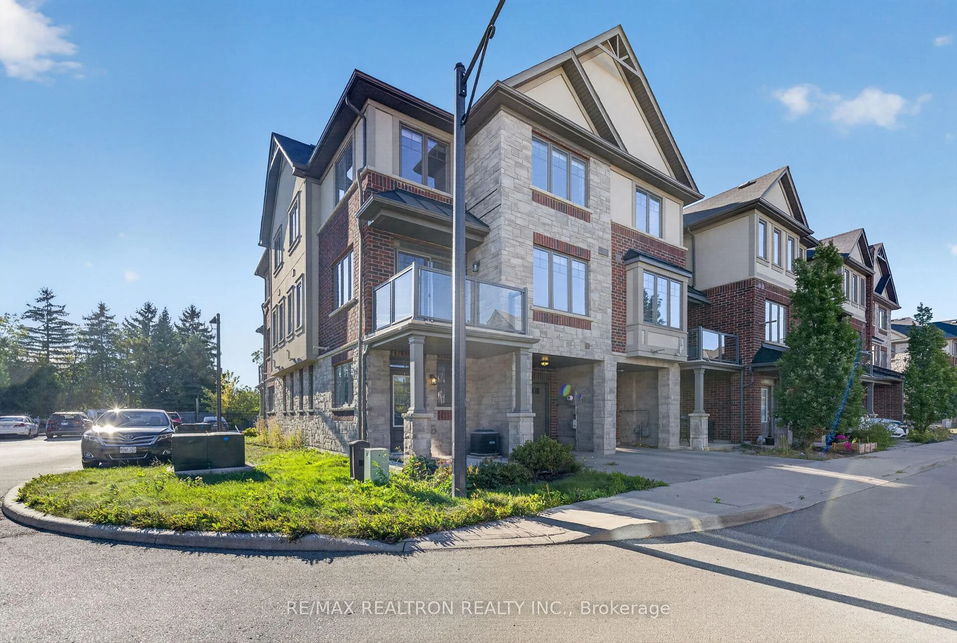 Photo 1 of Unit 18, 1169 Garner Road E, Hamilton, Ancaster — HOMEH