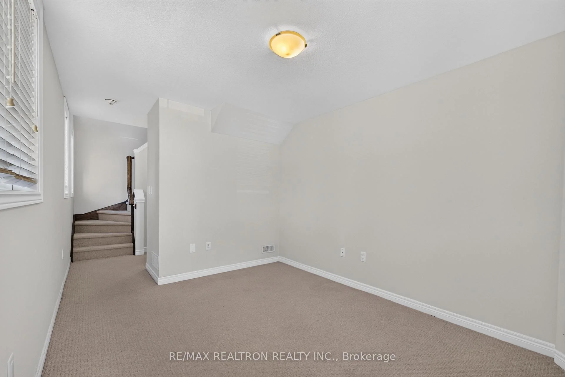 Photo 6 of Unit 18, 1169 Garner Road E, Hamilton, Ancaster — HOMEH