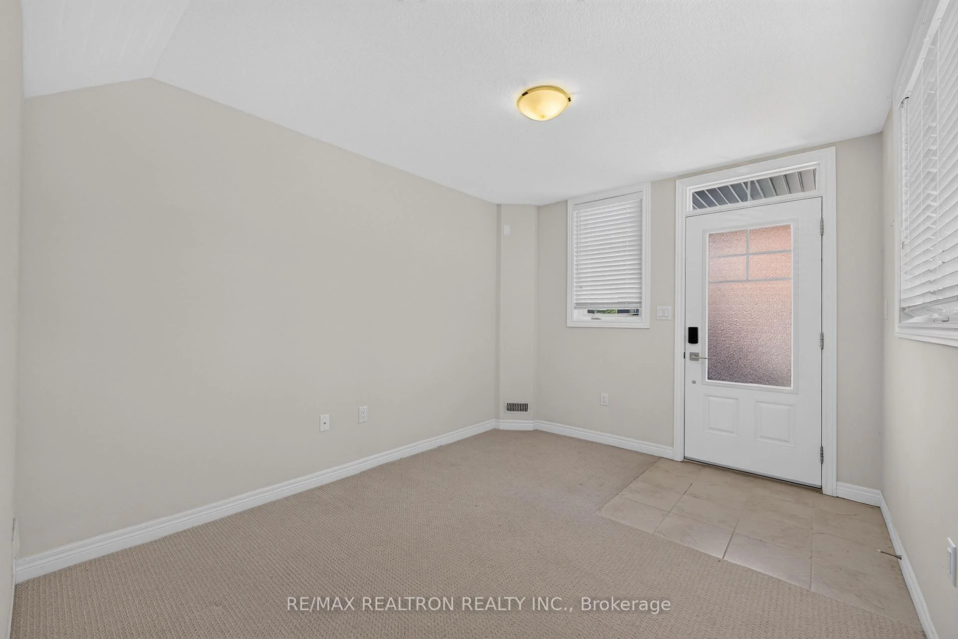 Photo 7 of Unit 18, 1169 Garner Road E, Hamilton, Ancaster — HOMEH