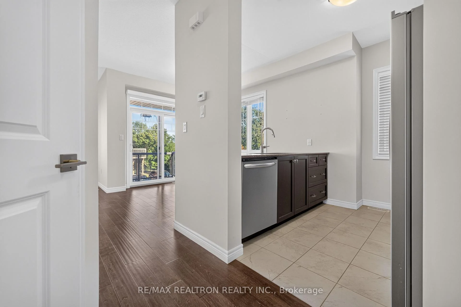 Photo 11 of Unit 18, 1169 Garner Road E, Hamilton, Ancaster — HOMEH