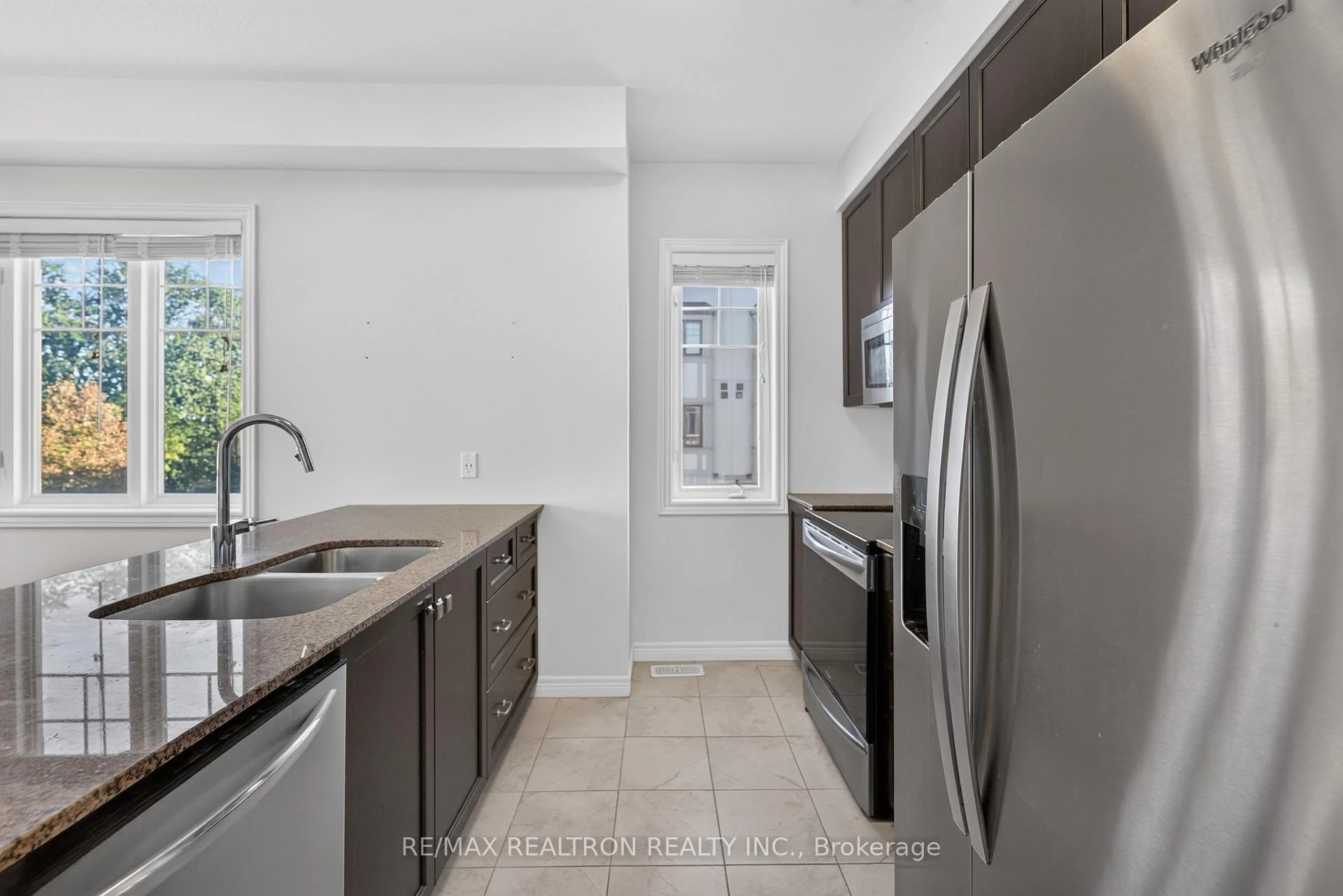 Photo 13 of Unit 18, 1169 Garner Road E, Hamilton, Ancaster — HOMEH