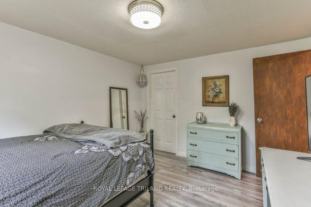 Photo 31 of 425 Queen Street, Lucan Biddulph, Granton — HOMEH