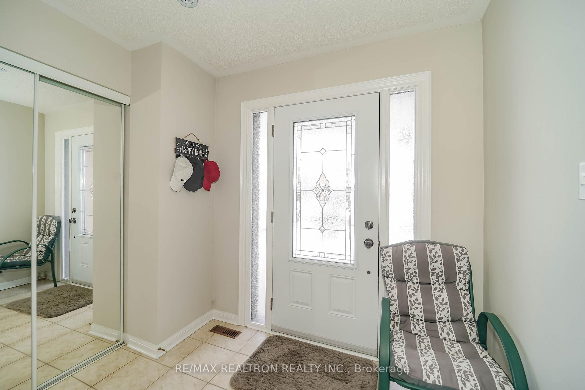 Photo 3 of 59 Scottsdale Drive, Clarington, Bowmanville — HOMEH
