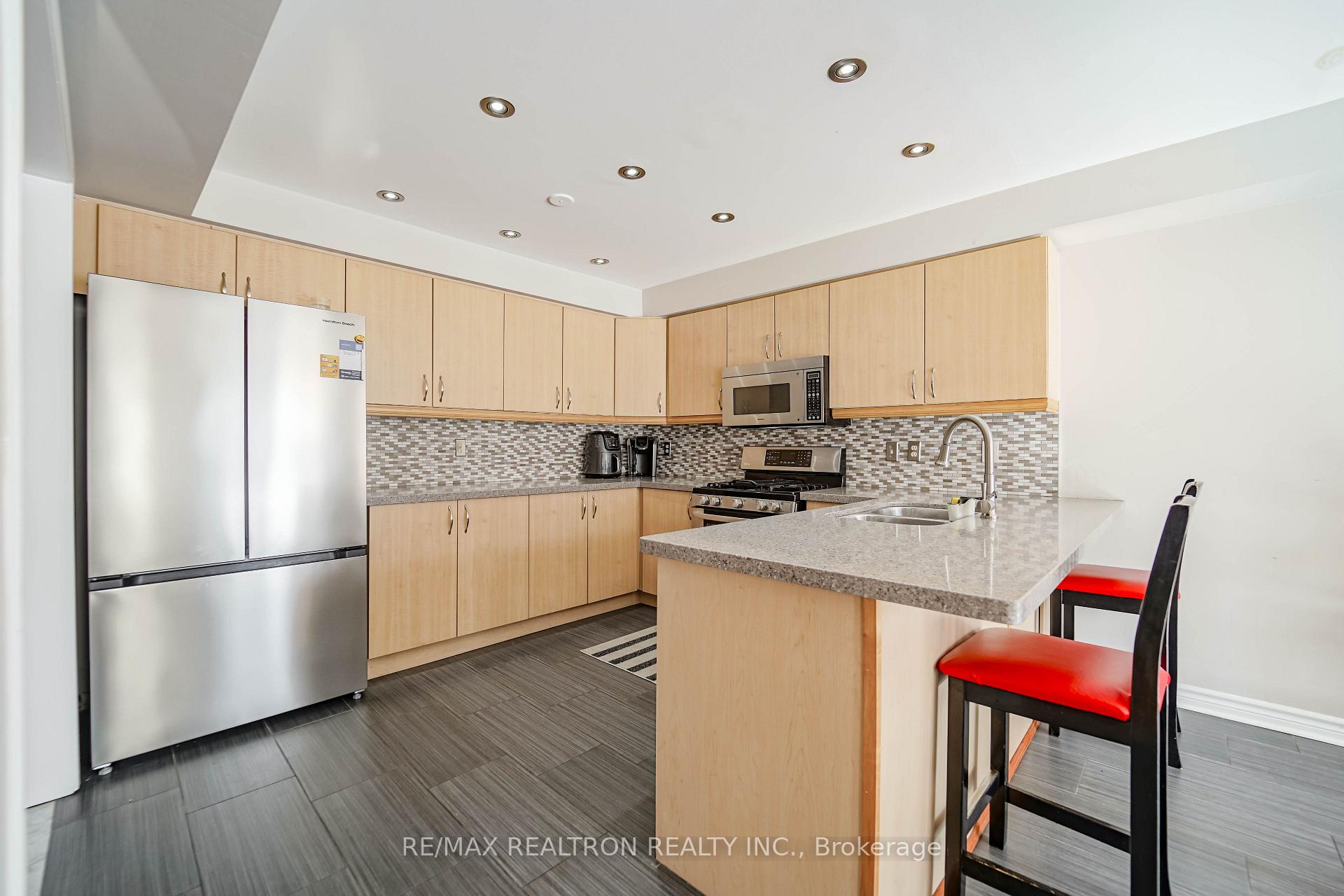 Photo 8 of 59 Scottsdale Drive, Clarington, Bowmanville — HOMEH