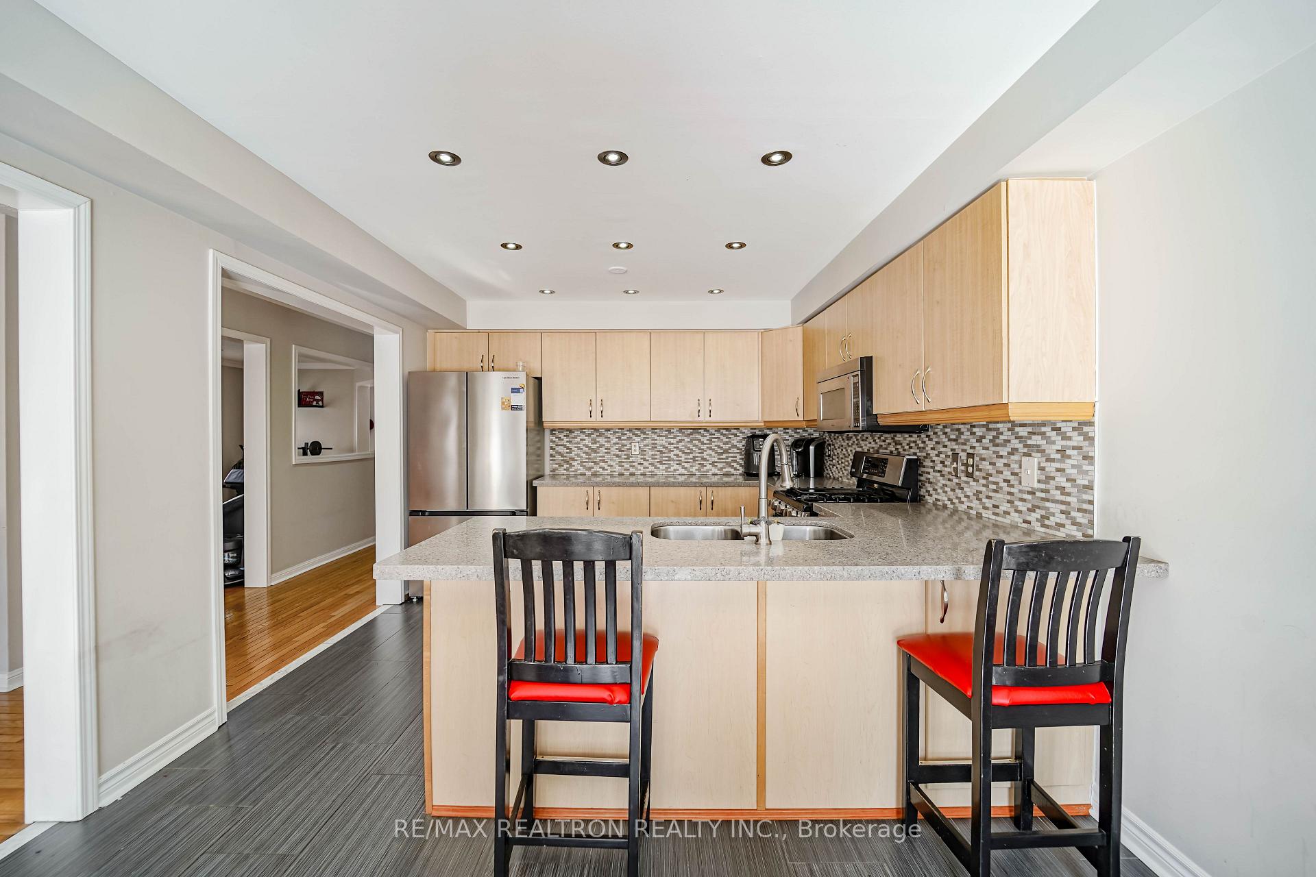 Photo 9 of 59 Scottsdale Drive, Clarington, Bowmanville — HOMEH