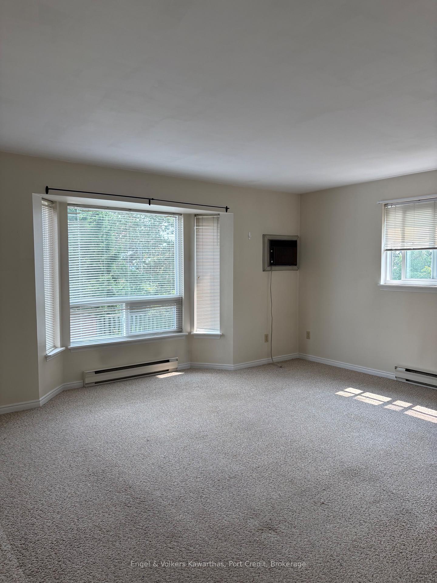 Photo 9 of Unit 204, 1429 Clearview Drive, Peterborough, Monaghan Ward 2 — HOMEH