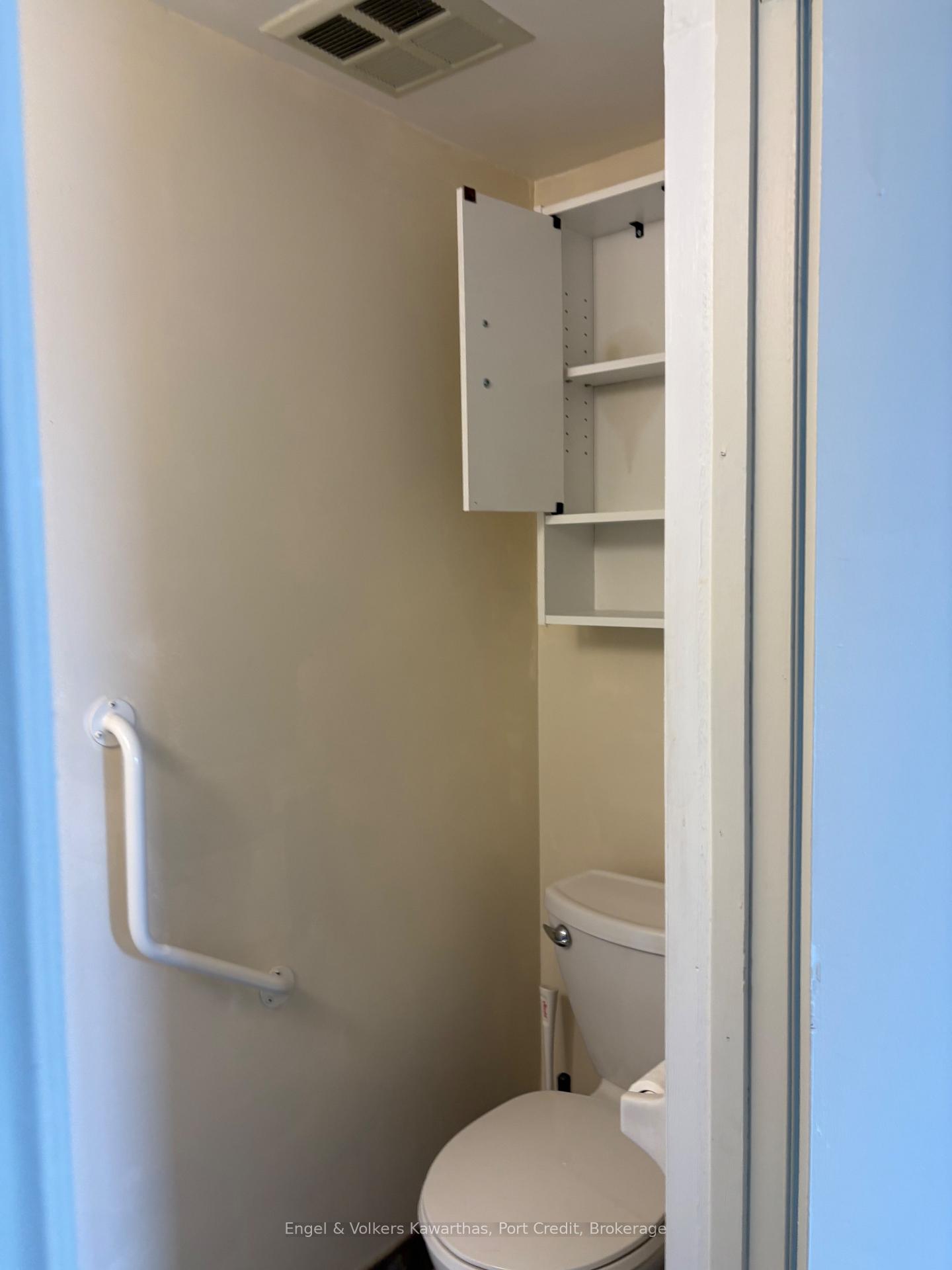 Photo 13 of Unit 204, 1429 Clearview Drive, Peterborough, Monaghan Ward 2 — HOMEH