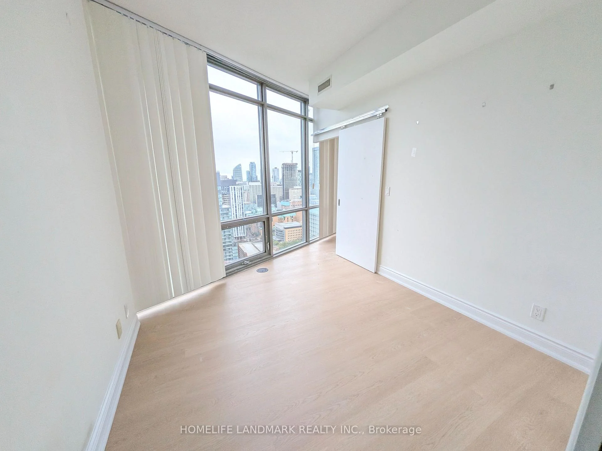Photo 61 of Unit 3310, 832 Bay Street, Toronto, Bay Street Corridor — HOMEH