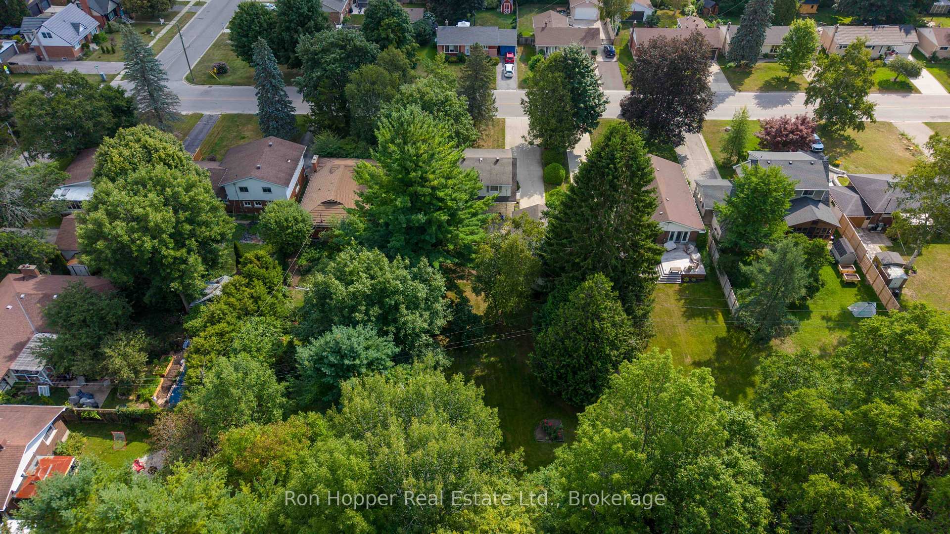 Photo 5 of 680 6th Avenue W, Owen Sound — HOMEH