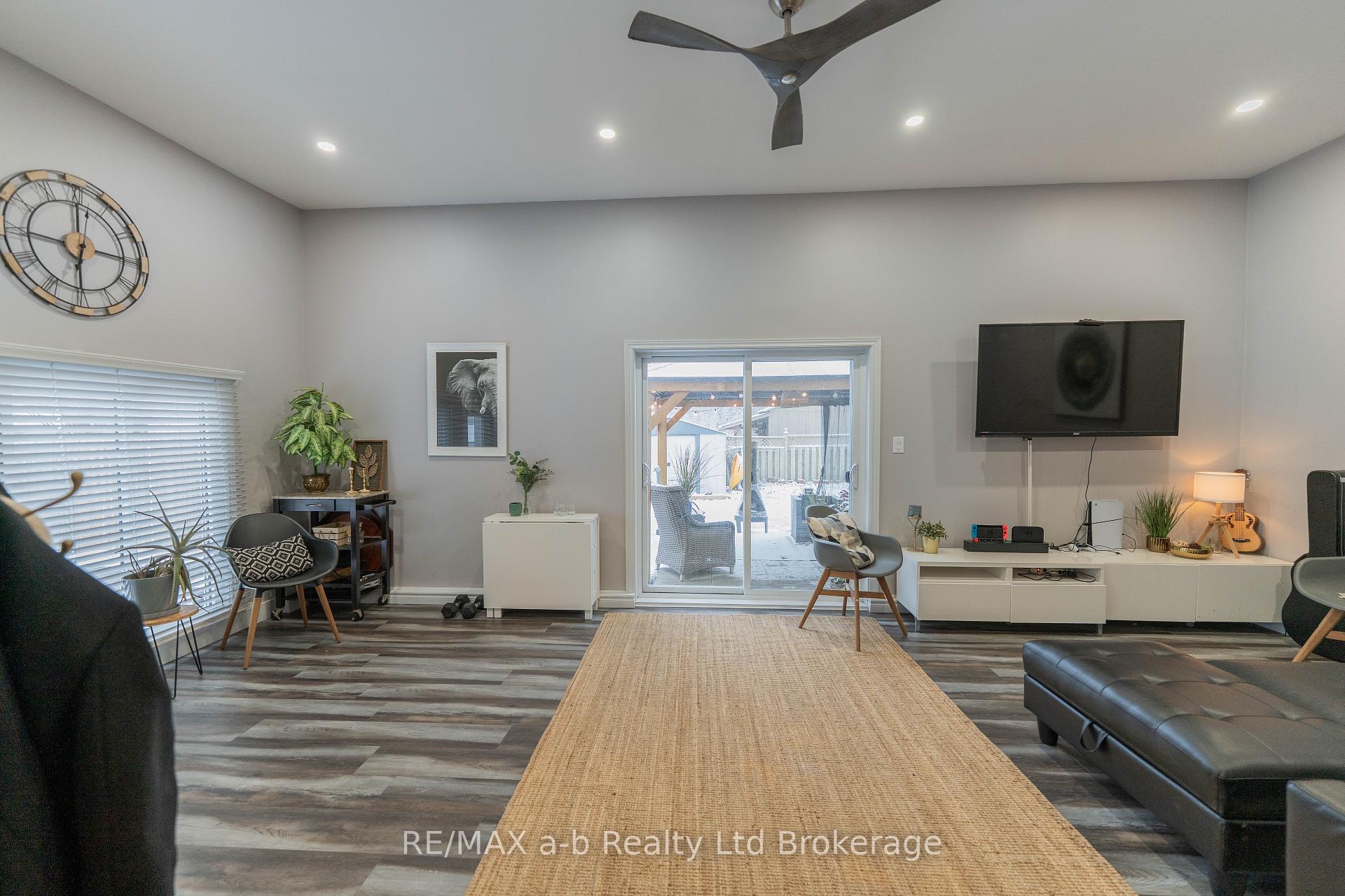 Photo 6 of 13 Potters Road N, Tillsonburg — HOMEH