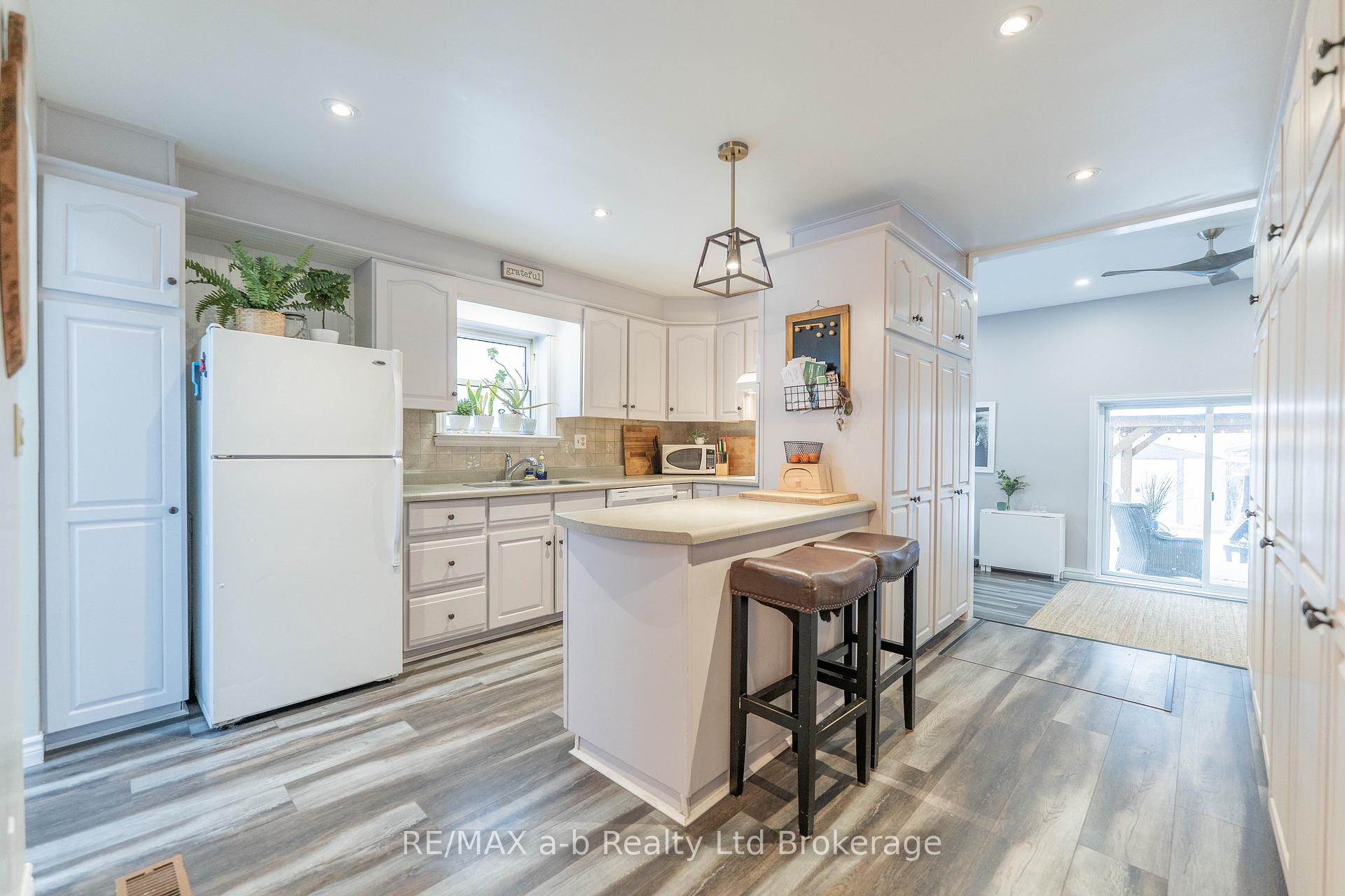 Photo 14 of 13 Potters Road N, Tillsonburg — HOMEH