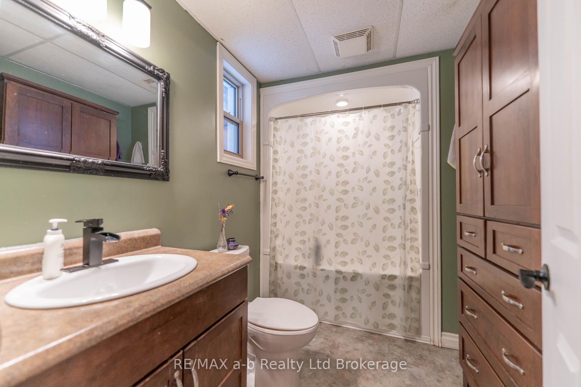 Photo 21 of 13 Potters Road N, Tillsonburg — HOMEH