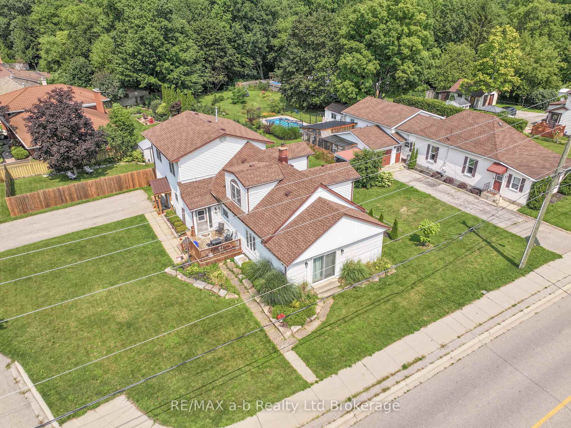 Photo 40 of 13 Potters Road N, Tillsonburg — HOMEH