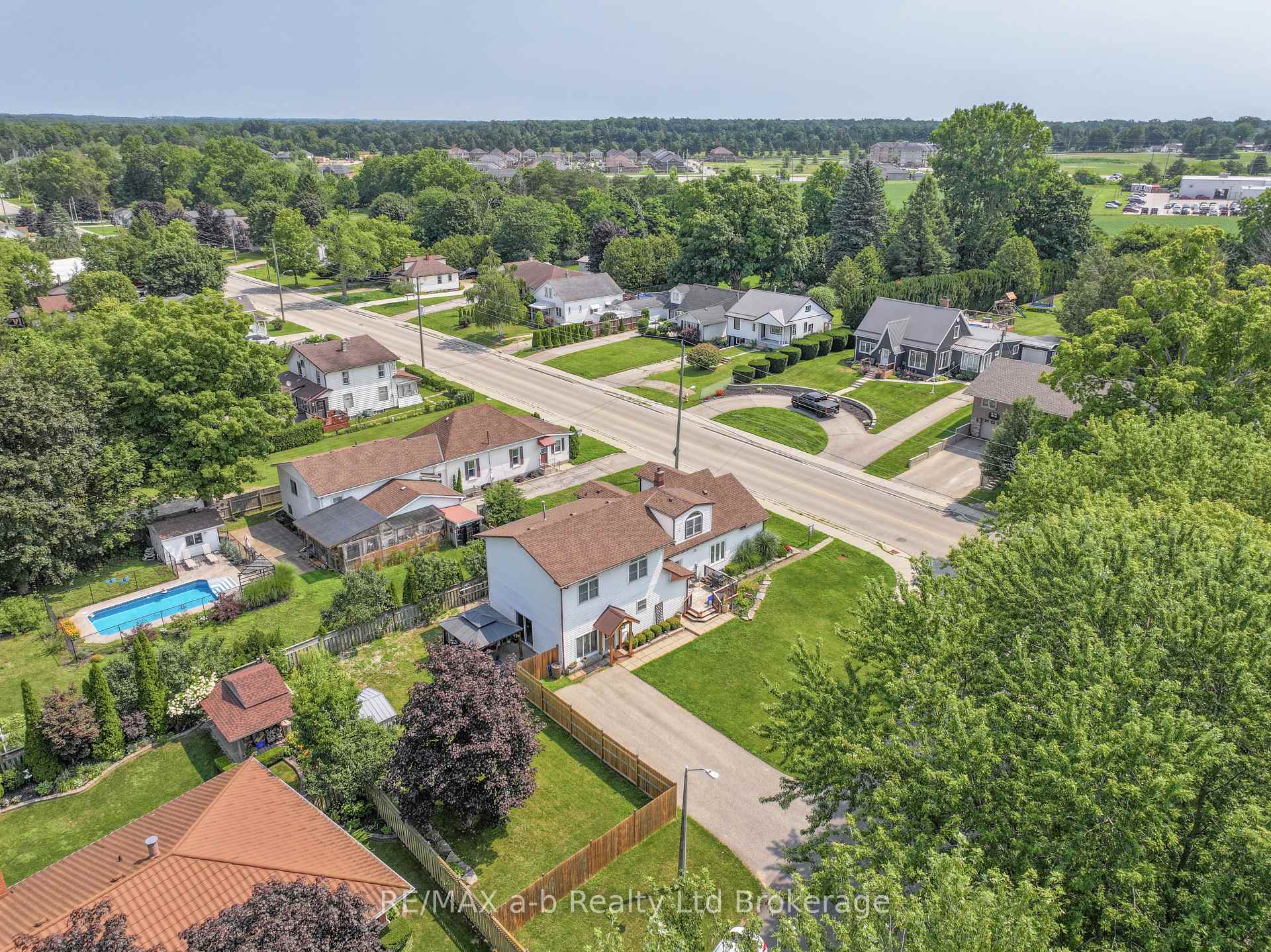 Photo 41 of 13 Potters Road N, Tillsonburg — HOMEH