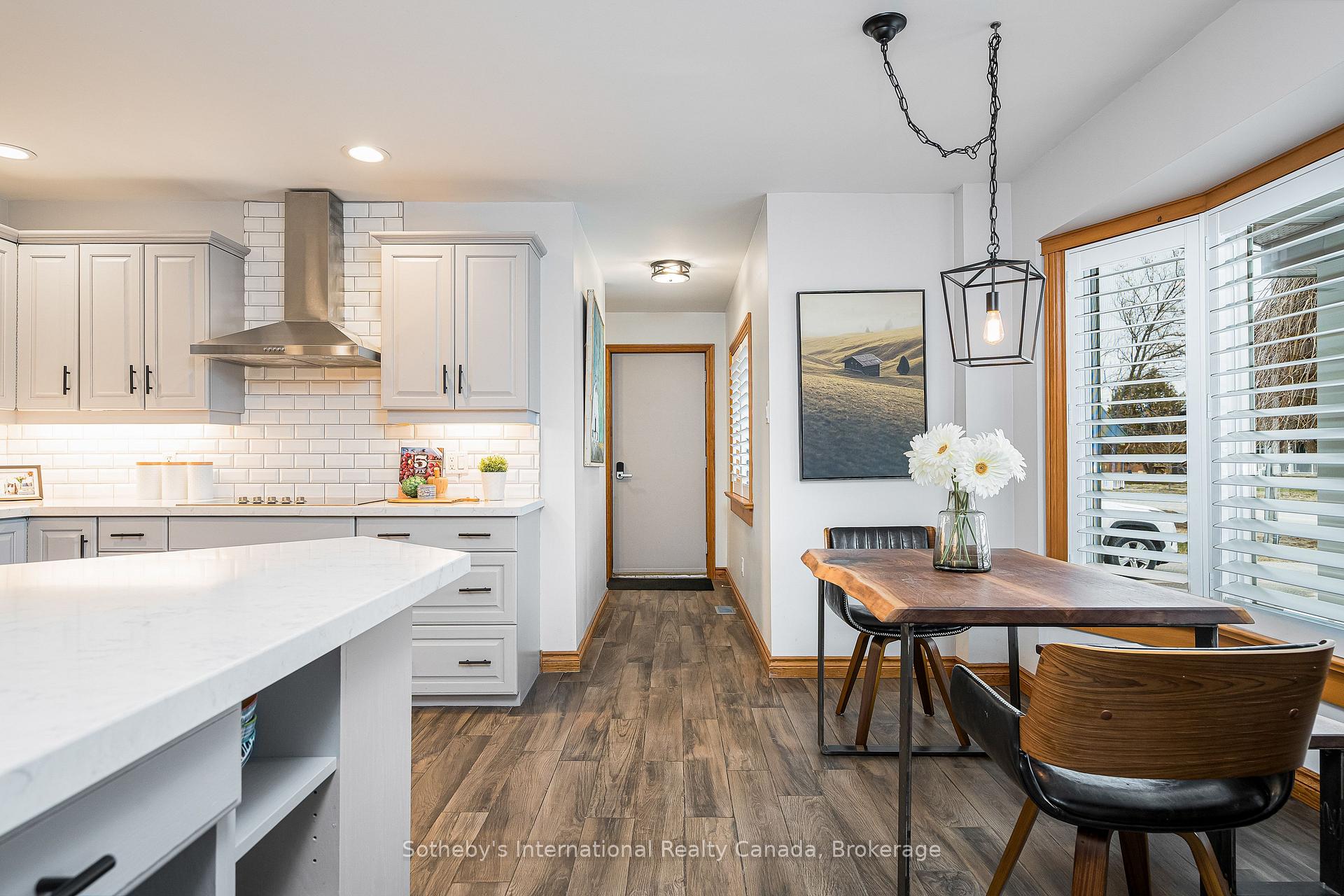 Photo 6 of 154 Mary Street, Clearview, Creemore — HOMEH