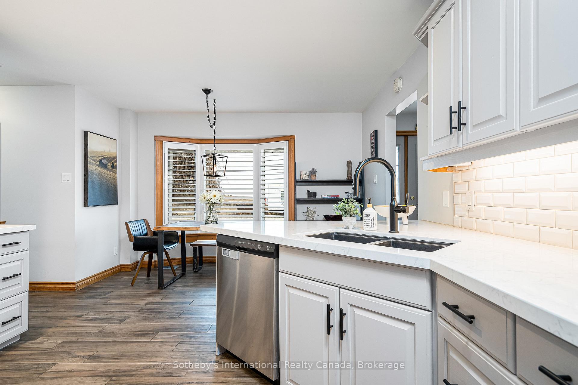 Photo 8 of 154 Mary Street, Clearview, Creemore — HOMEH