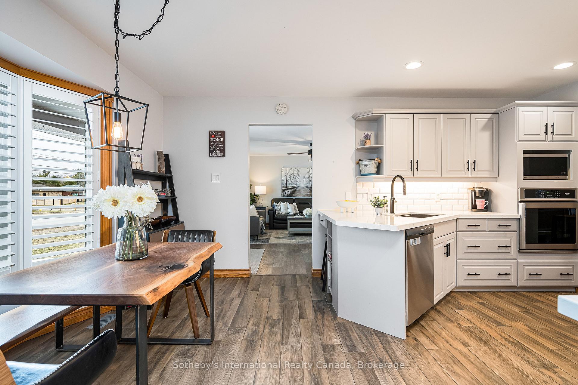 Photo 7 of 154 Mary Street, Clearview, Creemore — HOMEH