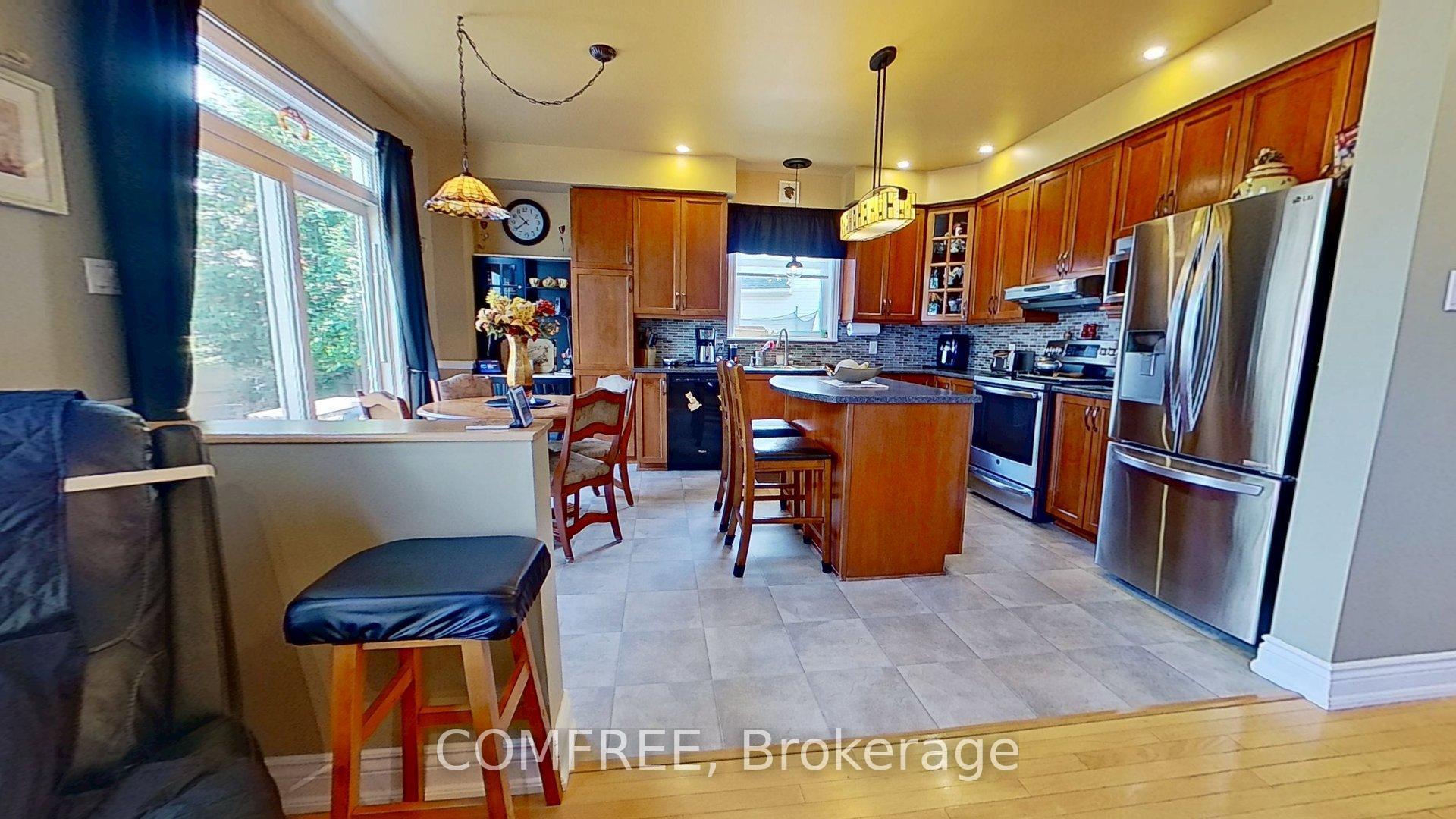 Photo 3 of 2150 Sojourn Street, Ottawa, Notting Hill/Summerside — HOMEH