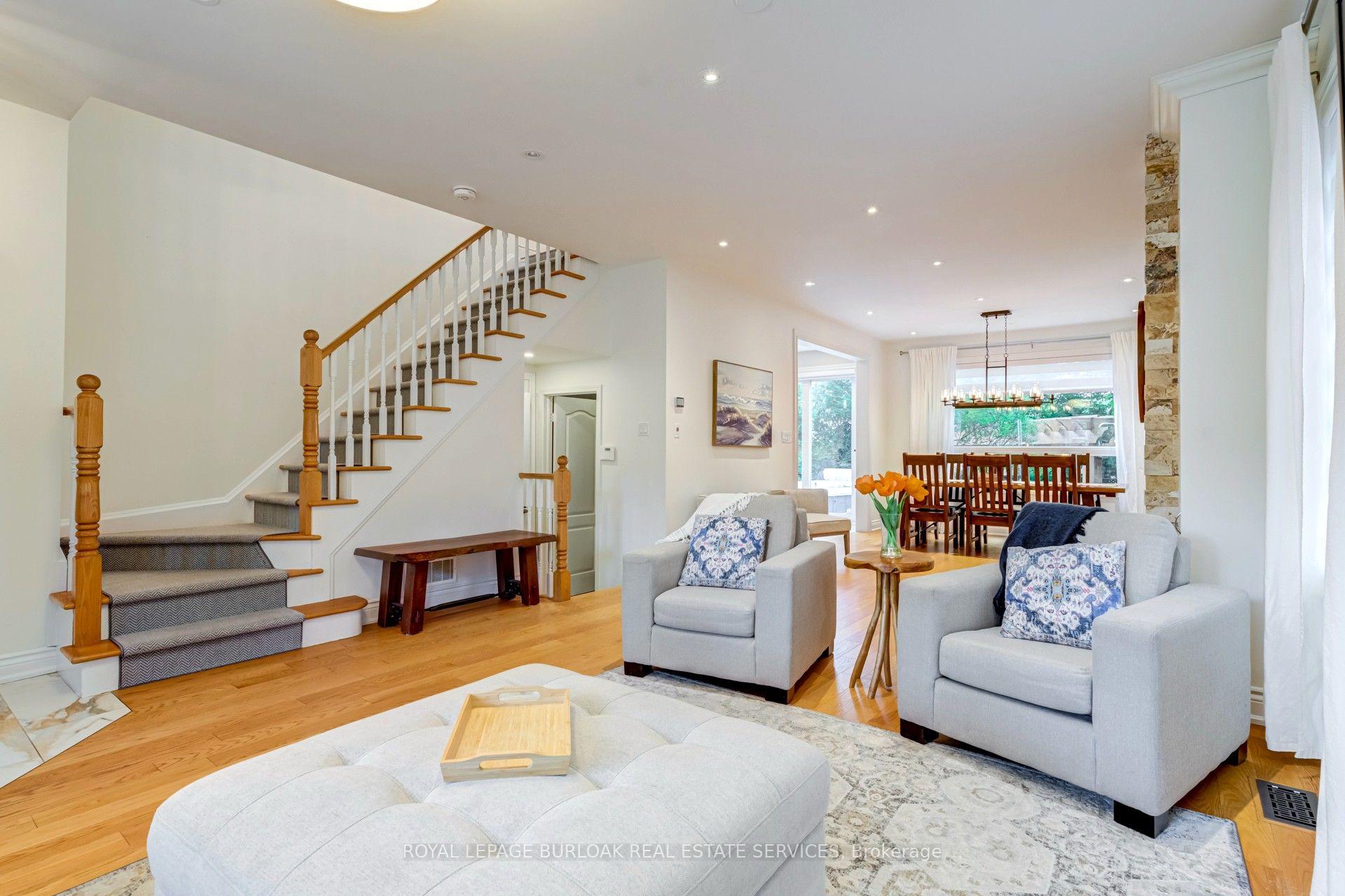 Photo 3 of 2342 Lionstone Drive, Oakville, Westmount — HOMEH