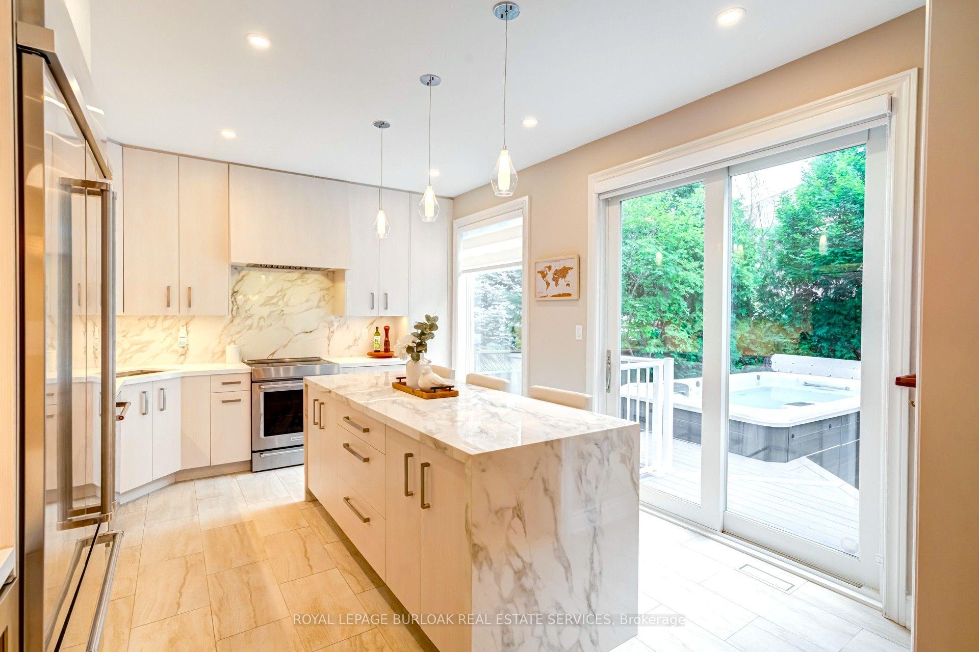 Photo 7 of 2342 Lionstone Drive, Oakville, Westmount — HOMEH