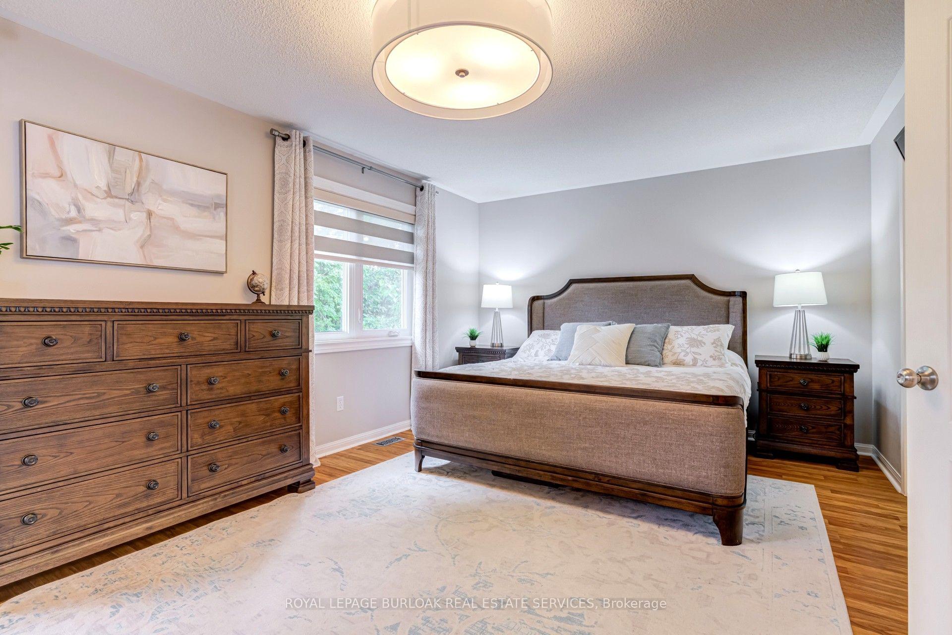 Photo 12 of 2342 Lionstone Drive, Oakville, Westmount — HOMEH