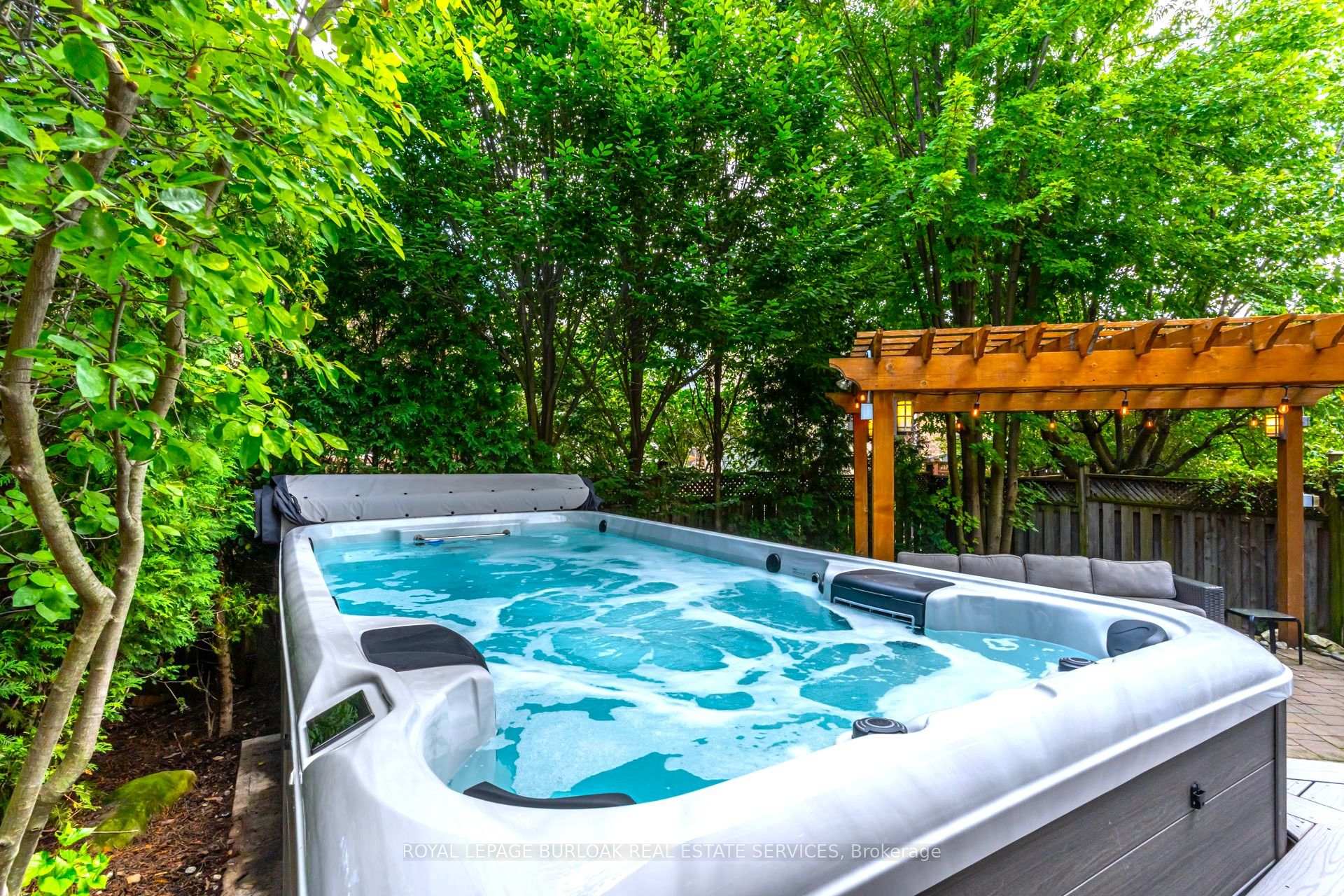 Photo 31 of 2342 Lionstone Drive, Oakville, Westmount — HOMEH
