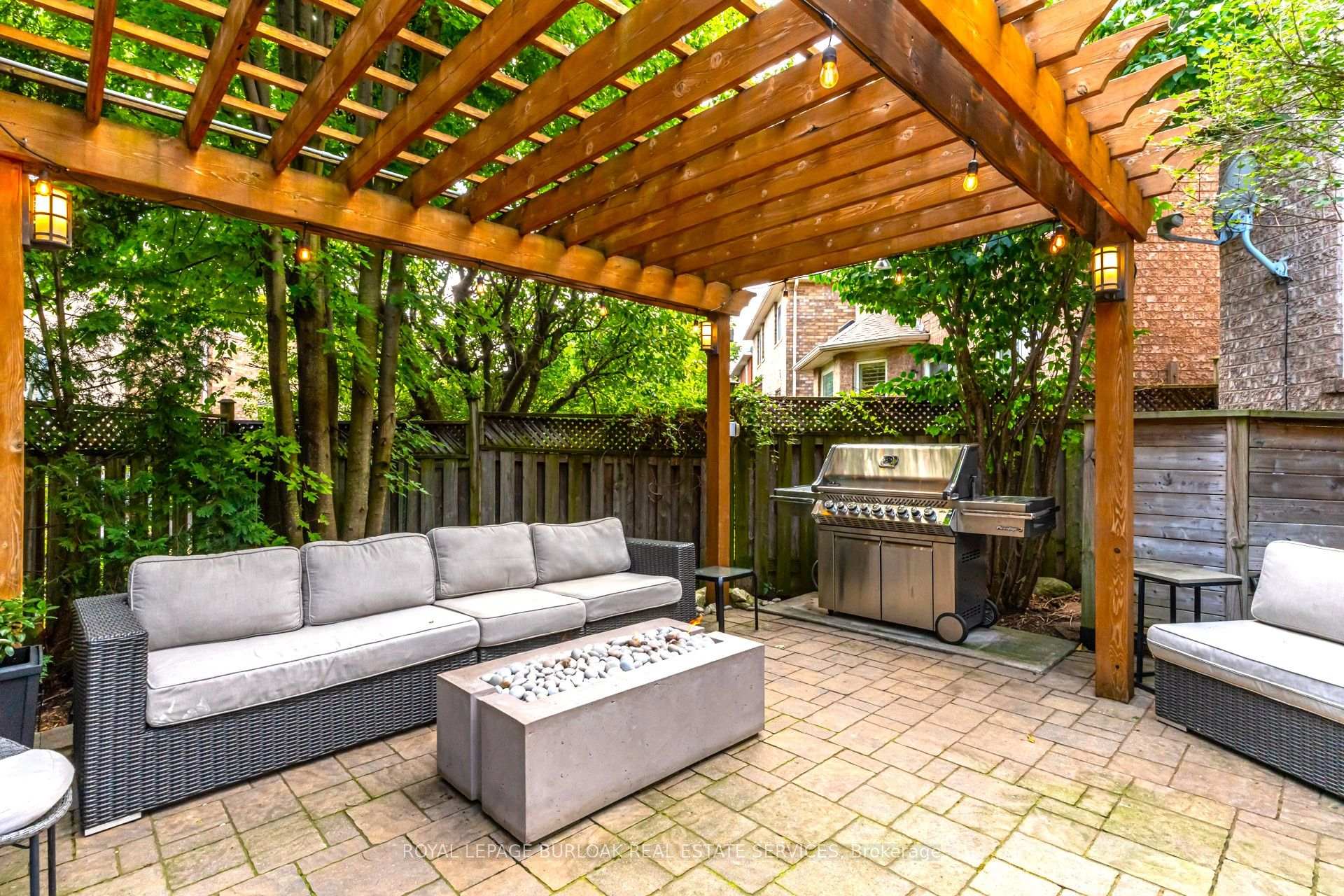 Photo 32 of 2342 Lionstone Drive, Oakville, Westmount — HOMEH