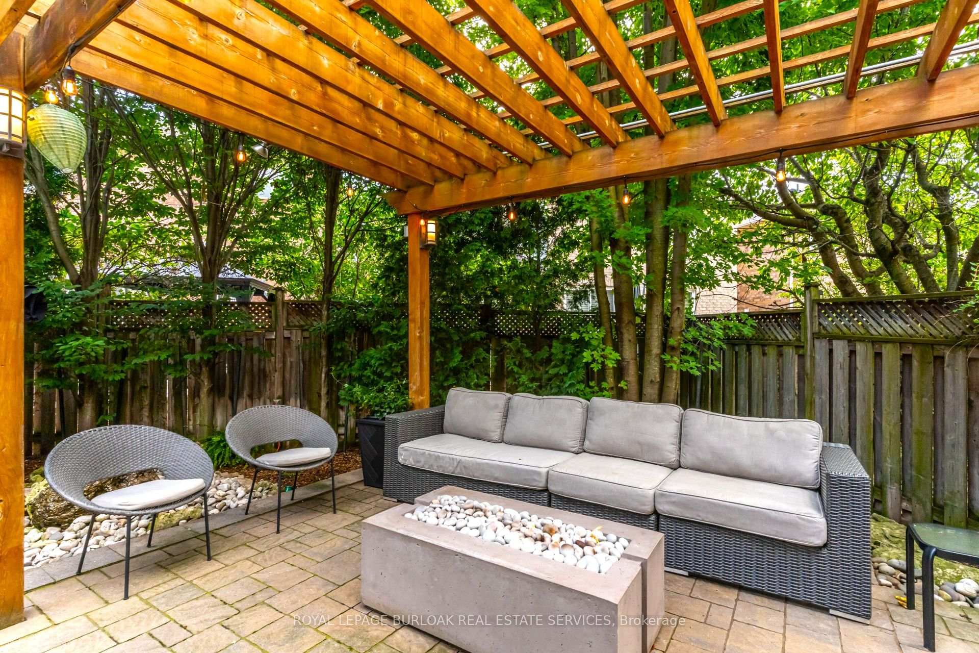 Photo 33 of 2342 Lionstone Drive, Oakville, Westmount — HOMEH