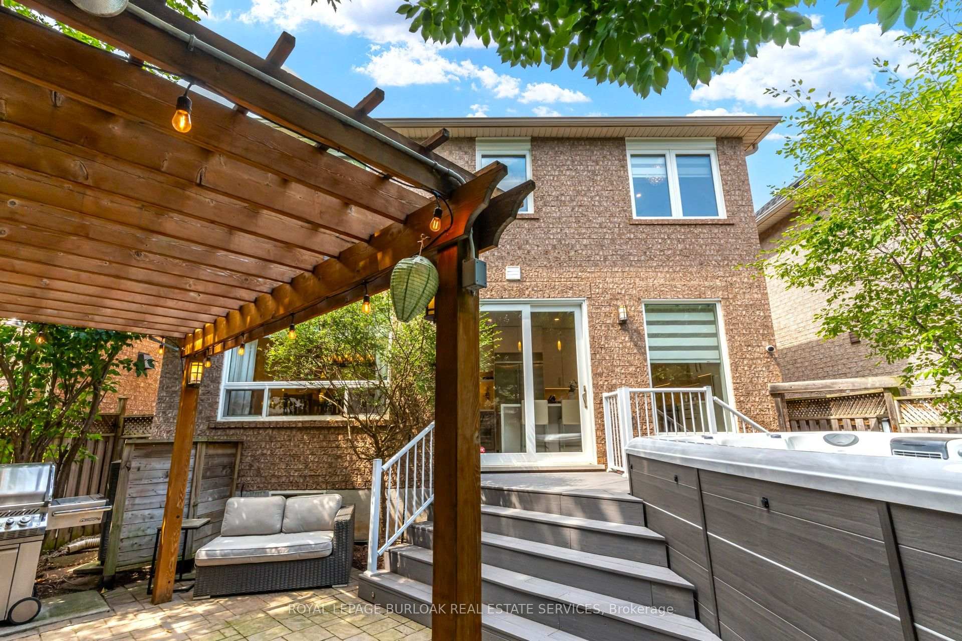 Photo 35 of 2342 Lionstone Drive, Oakville, Westmount — HOMEH