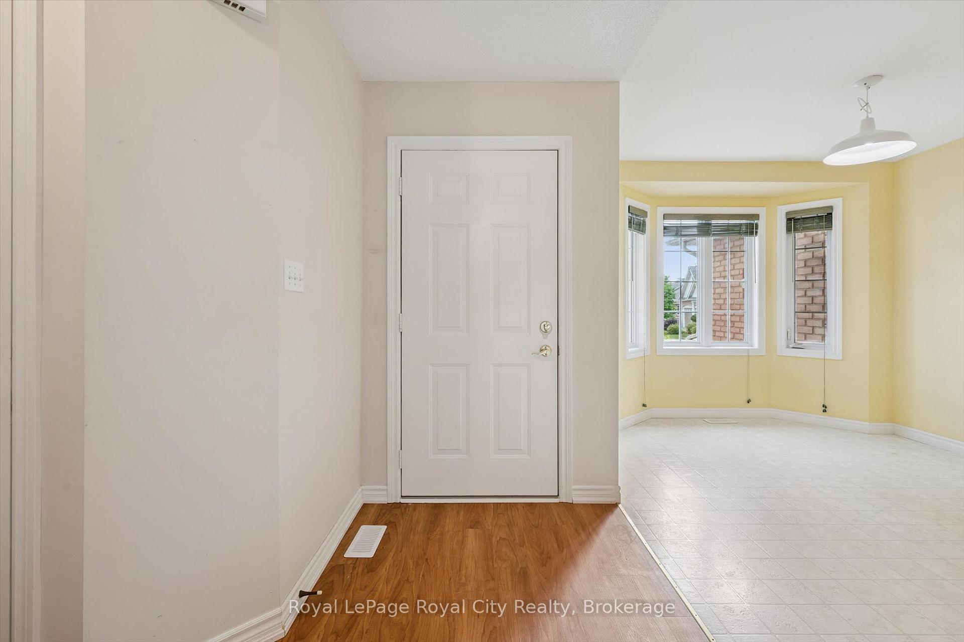 Photo 7 of 46 Terraview Crescent, Guelph, Kortright West — HOMEH