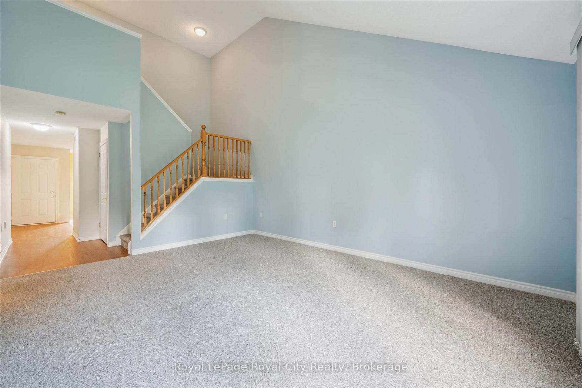 Photo 12 of 46 Terraview Crescent, Guelph, Kortright West — HOMEH