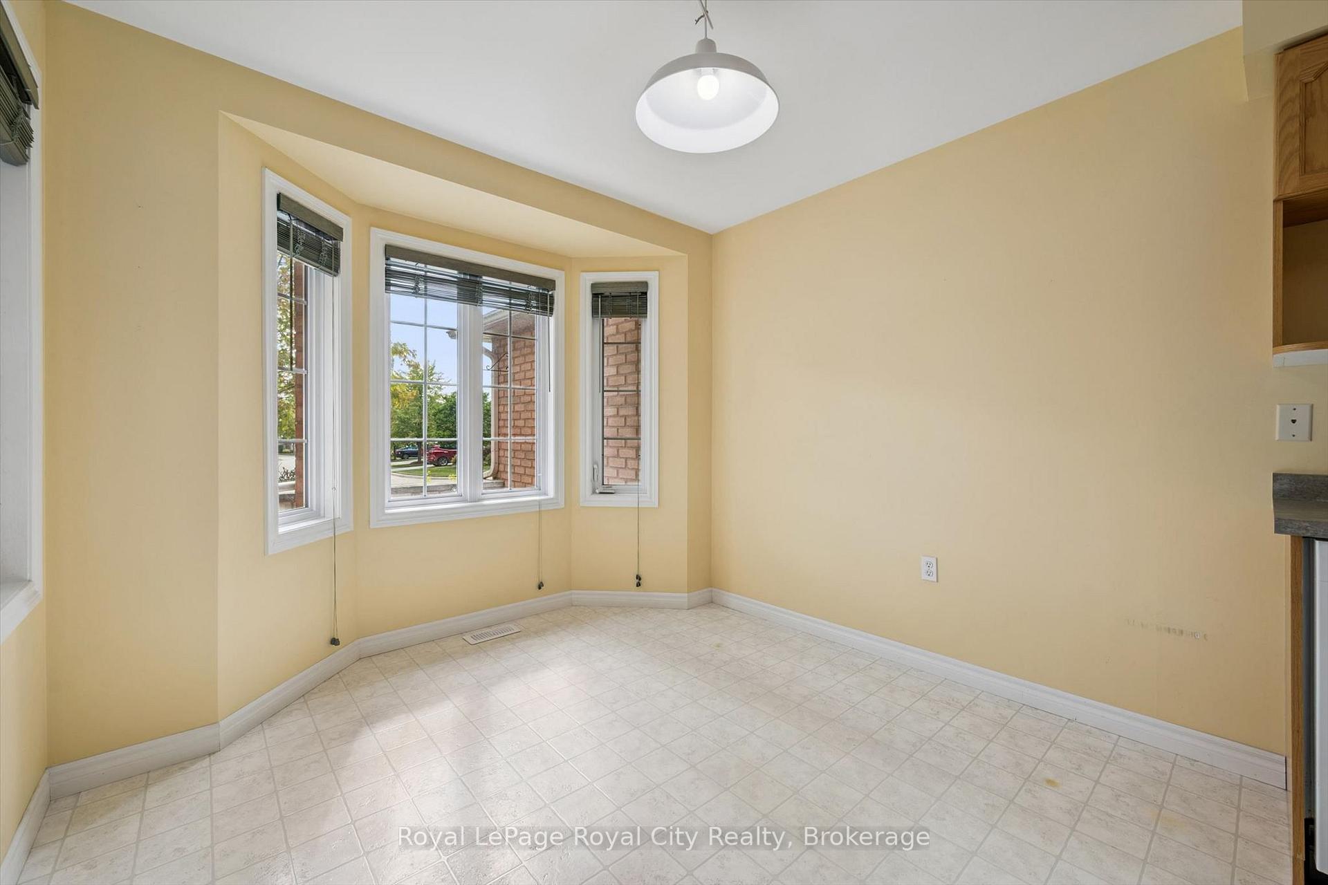 Photo 22 of 46 Terraview Crescent, Guelph, Kortright West — HOMEH