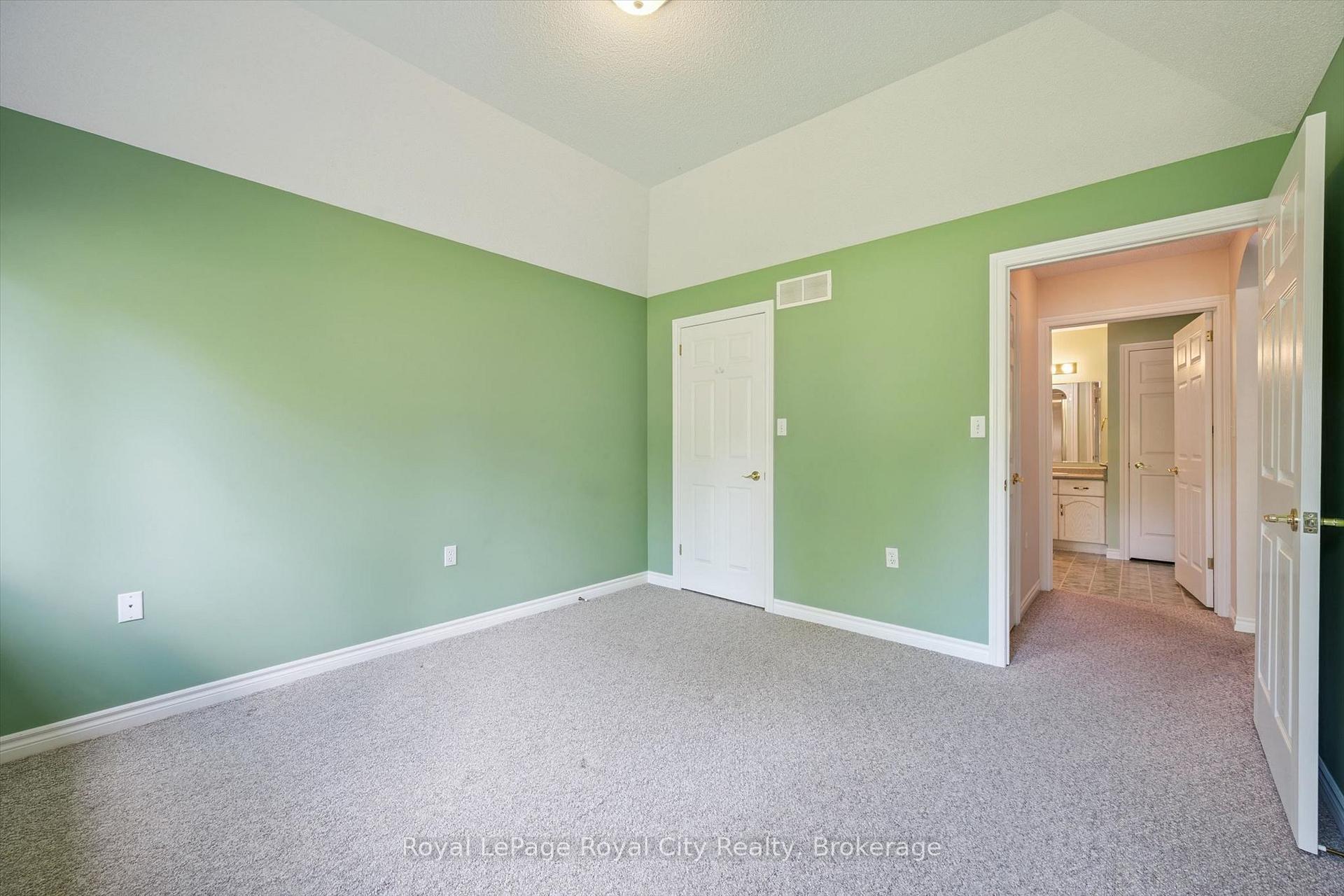 Photo 31 of 46 Terraview Crescent, Guelph, Kortright West — HOMEH