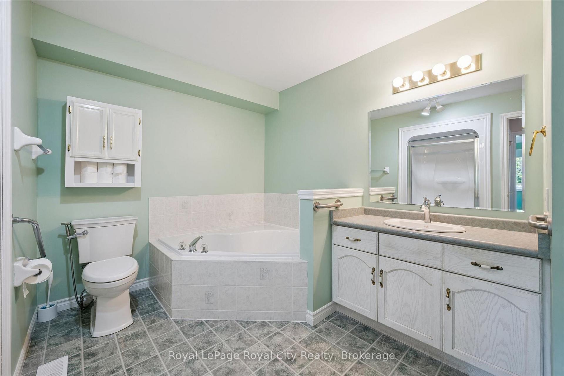 Photo 18 of 46 Terraview Crescent, Guelph, Kortright West — HOMEH