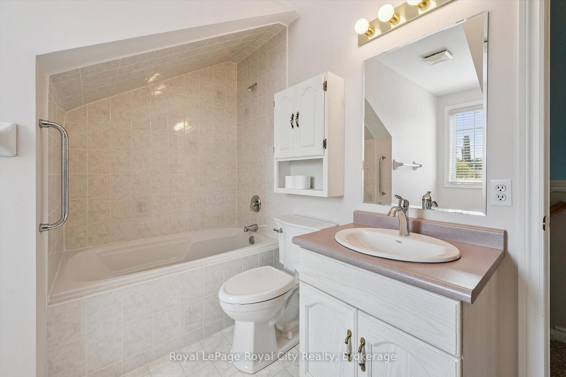 Photo 28 of 46 Terraview Crescent, Guelph, Kortright West — HOMEH