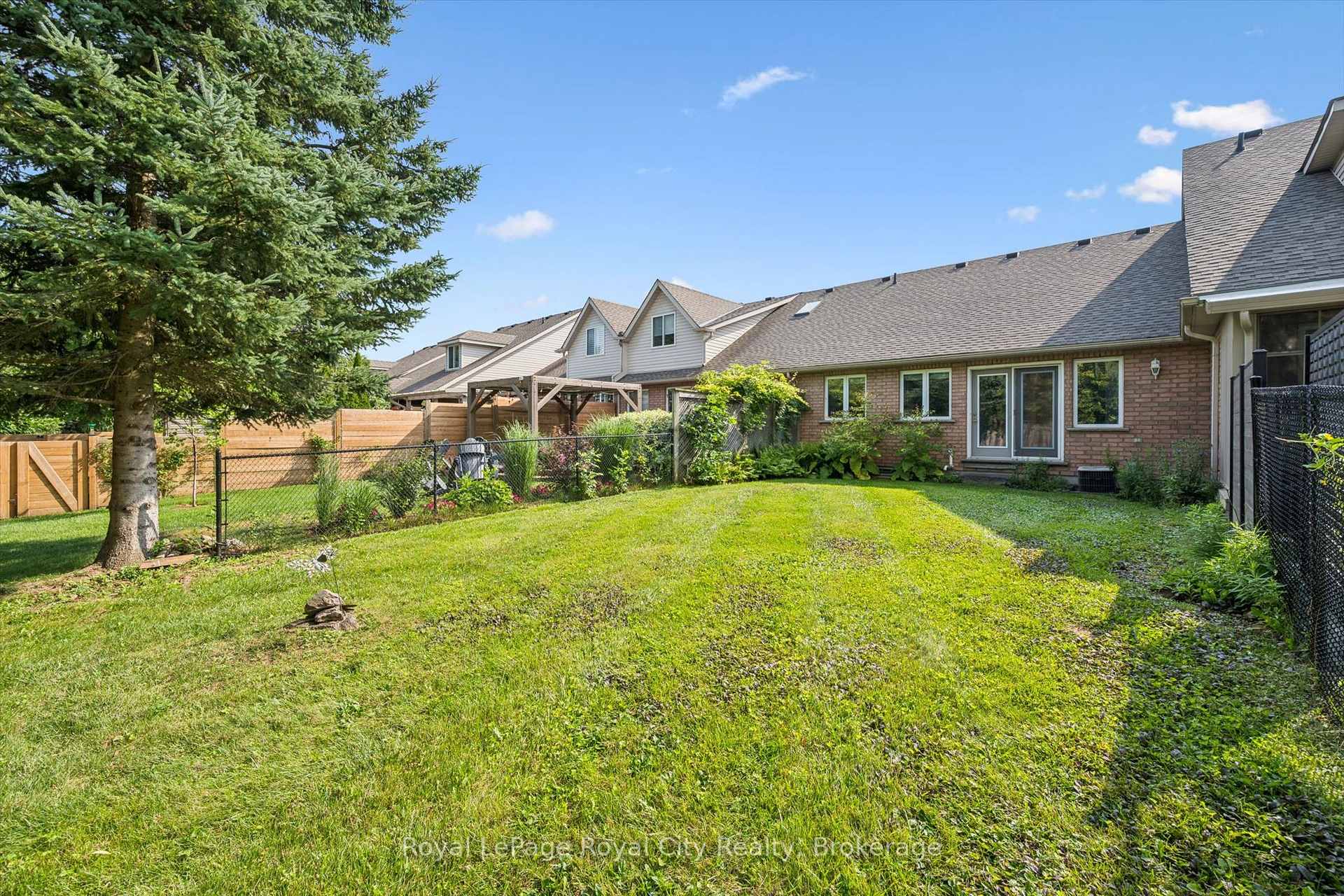 Photo 32 of 46 Terraview Crescent, Guelph, Kortright West — HOMEH