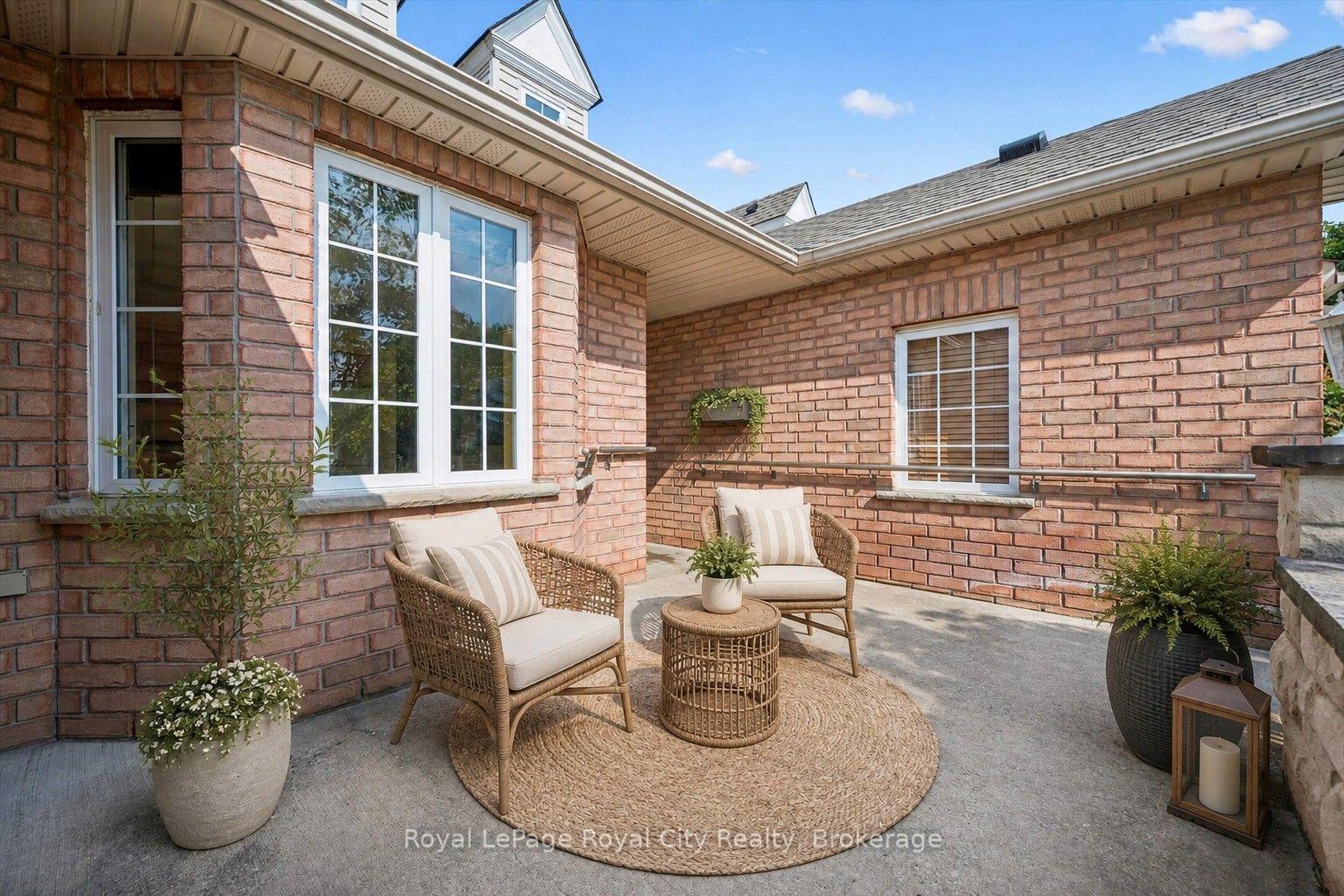 Photo 2 of 46 Terraview Crescent, Guelph, Kortright West — HOMEH