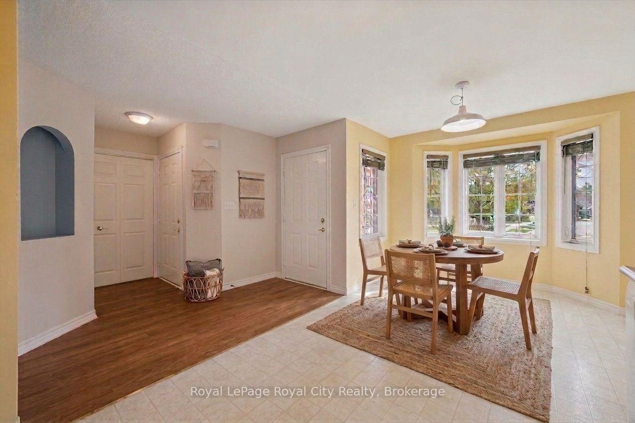 Photo 4 of 46 Terraview Crescent, Guelph, Kortright West — HOMEH