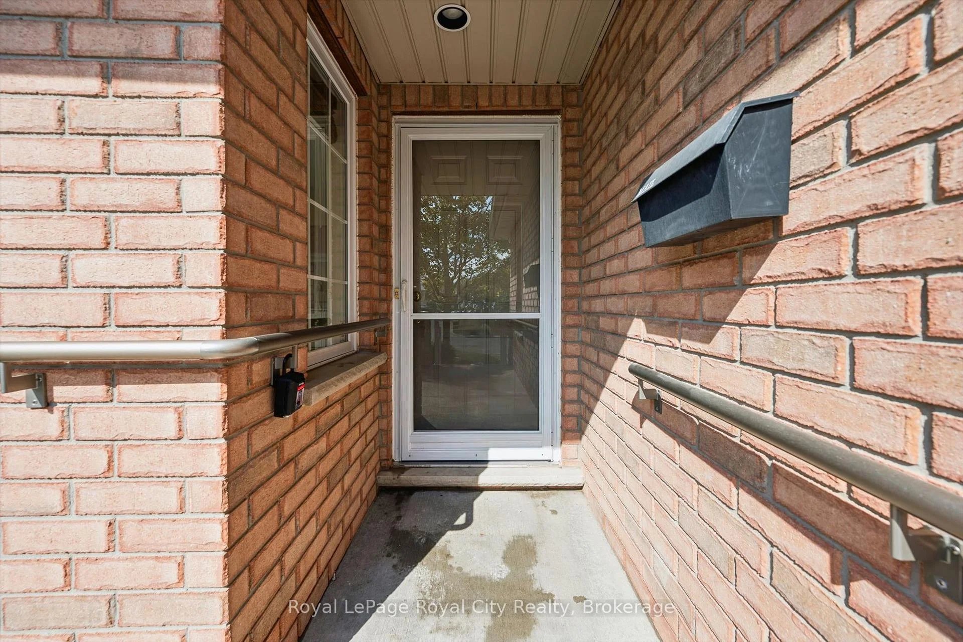 Photo 11 of 46 Terraview Crescent, Guelph, Kortright West — HOMEH